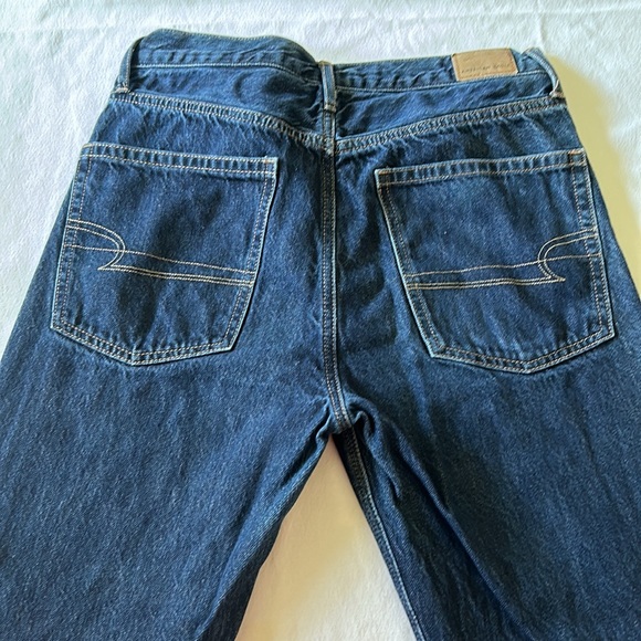 American Eagle Women’s Button fly Jeans - Picture 3 of 7
